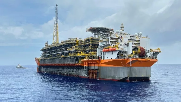 FPSO Almirante Tamandaré, que opera no campo de Búzios, no pré-sal da Bacia de Santos (Foto Divulgação SBM Offshore)